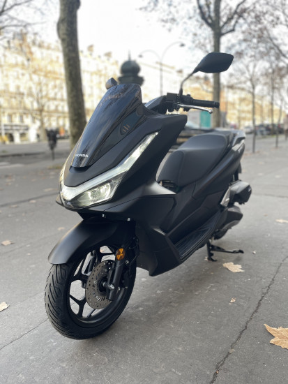 Honda PCX 125 - 2990€ - 499KM - NOIR MAT - MEC 2026 - PARIS