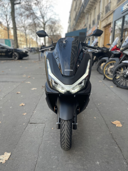 Honda PCX 125 - 2890€ - 499KM - NOIR MAT - MEC 02/2026 - PARIS