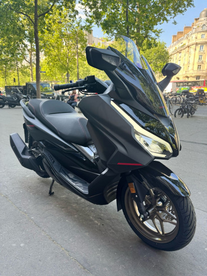 Honda NSS 125 FORZA Spéciale Edition - ETAT NEUF - 499KM - 4999€ - CARBONE MAT SE - MEC 10/2025 - PARIS