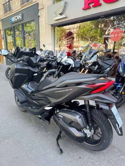 Honda NSS 125 FORZA - ETAT NEUF - 499KM - 5100€ - GRIS MAT - 79€/mois - MEC 10/2025 - PARIS