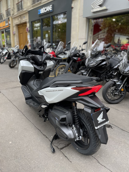 Honda NSS 350 FORZA BLANC MAT - 5790€ -  499KM - MEC 08/2025 - REF HF583EY - PARIS