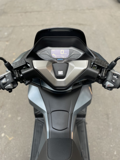 Honda PCX 125 - 2000 KM -2990€ - GRIS - MEC 05/2025 - PARIS