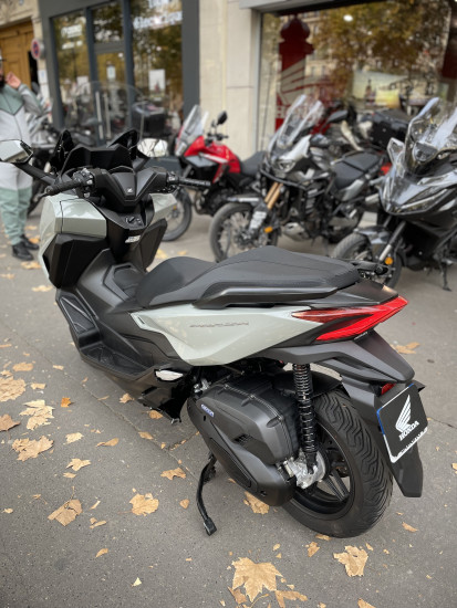 Honda NSS 125 FORZA - 4799KM - 4590€ - GRIS NARDO - MEC 2024 - PARIS