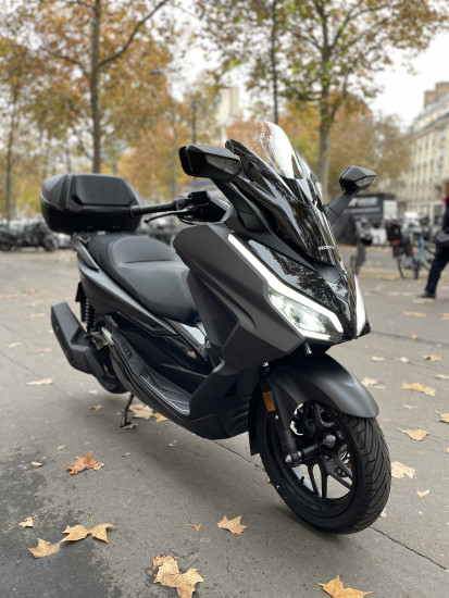 Honda NSS 125 FORZA SMART TOP BOX  - POIGNEES CHAUFFANTES - 499KM - 5599€ - GRIS MAT - MEC 11/2025 - PARIS