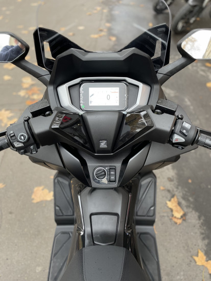 Honda NSS 125 FORZA SMART TOP BOX  - POIGNEES CHAUFFANTES - 499KM - 5599€ - GRIS MAT - MEC 11/2025 - PARIS