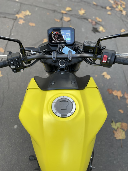 HONDA CB 750 HORNET - 5790€ - 4666KM - 02/2025 - QUICKSHIFTER -JAUNE - REFGQ559FR - PARIS