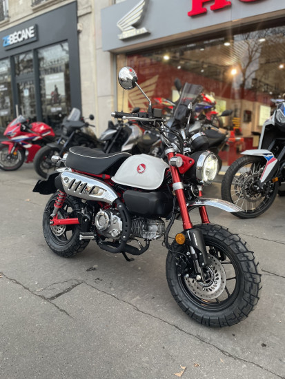 Honda Z125 MONKEY - 3 990€ - 499KM - MEC 02/2026- ARGENT/NOIR - PARIS