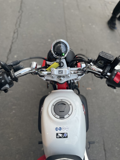 Honda Z125 MONKEY - 3 990€ - 499KM - MEC 02/2026- ARGENT/NOIR - PARIS