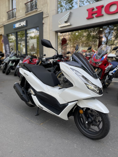 Honda PCX 125 - 2690€ - 9468KM - BLANC - MEC 2023 - REFGS670EP - PARIS
