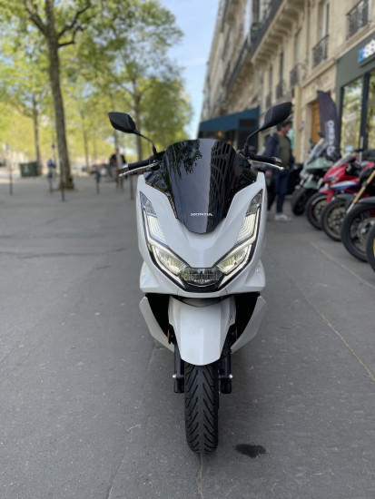 Honda PCX 125 - 2690€ - 9468KM - BLANC - MEC 2023 - REFGS670EP - PARIS