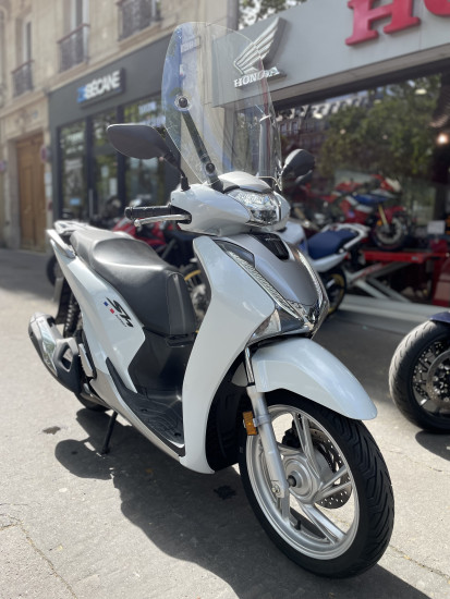 Honda SH125 - 2990€- 7301KM - MEC 2020- REFFM205WG - PARIS